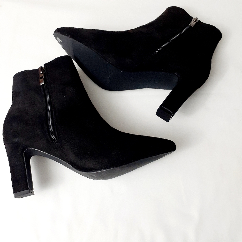 Cinak Women's Black Suade Ankle Boots Sz 6